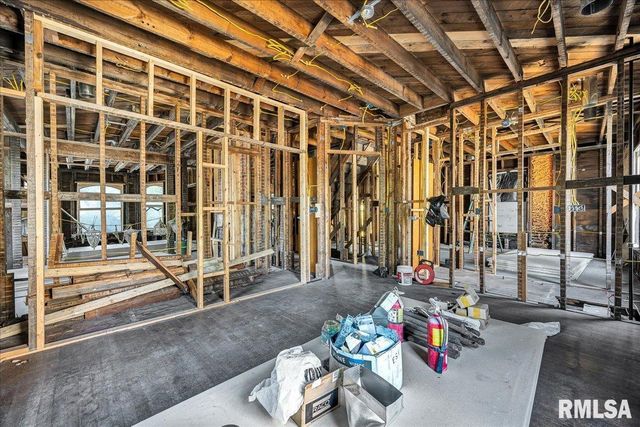 401 W ARMSTRONG Avenue, Peoria, IL 61604