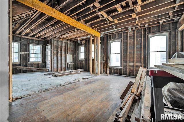 401 W ARMSTRONG Avenue, Peoria, IL 61604