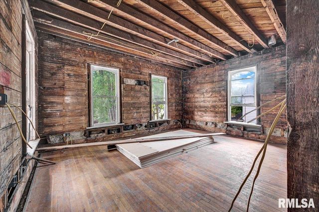 401 W ARMSTRONG Avenue, Peoria, IL 61604