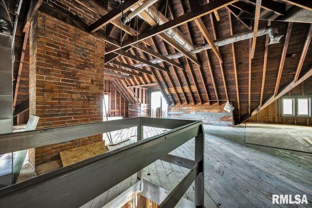 401 W ARMSTRONG Avenue, Peoria, IL 61604