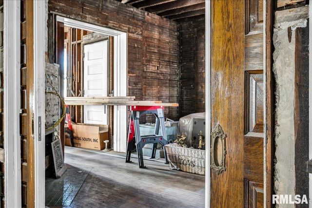 401 W ARMSTRONG Avenue, Peoria, IL 61604