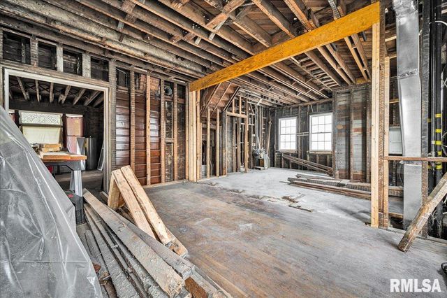 401 W ARMSTRONG Avenue, Peoria, IL 61604