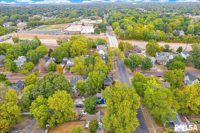 401 W ARMSTRONG Avenue, Peoria, IL 61604