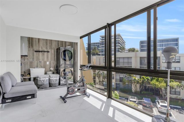 20441 NE 30th Ave 424-9, Aventura, FL 33180