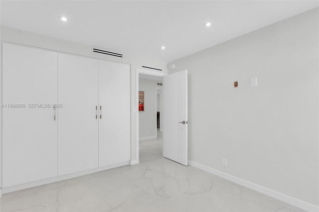 20441 NE 30th Ave 424-9, Aventura, FL 33180