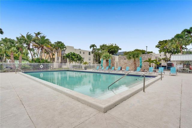 20441 NE 30th Ave 424-9, Aventura, FL 33180