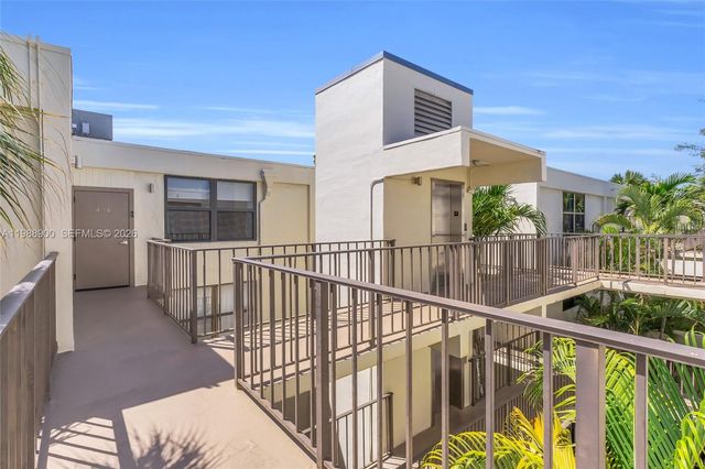 20441 NE 30th Ave 424-9, Aventura, FL 33180