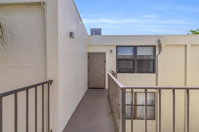 20441 NE 30th Ave 424-9, Aventura, FL 33180