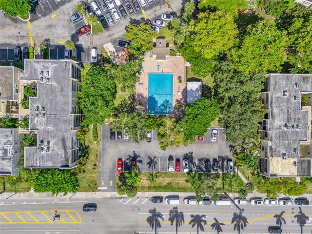 20441 NE 30th Ave 424-9, Aventura, FL 33180