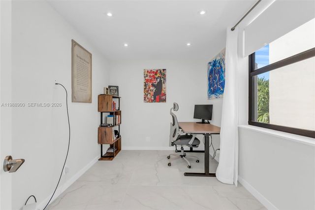 20441 NE 30th Ave 424-9, Aventura, FL 33180