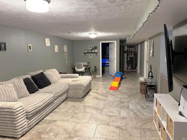 3137 W Tam O Shanter Drive, Crawfordsville, IN 47933