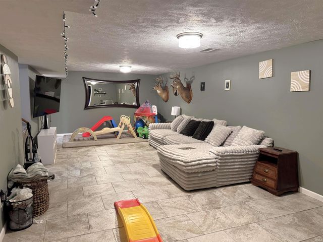 3137 W Tam O Shanter Drive, Crawfordsville, IN 47933