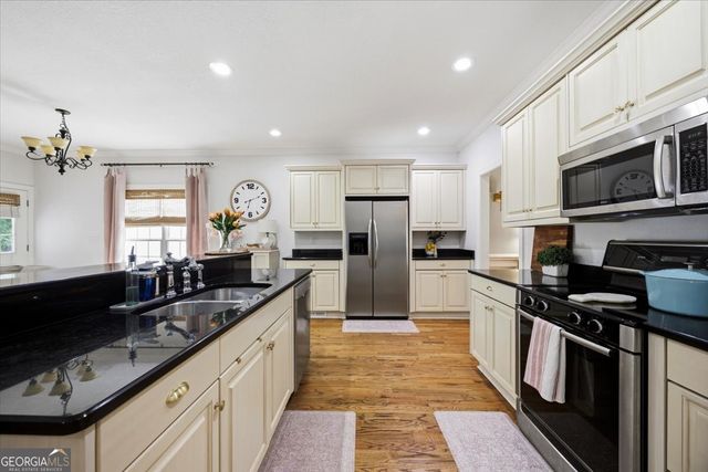 318 Ivystone Drive, Macon, GA 31220