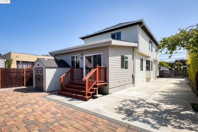 2914 Stanton St, Berkeley, CA 94702