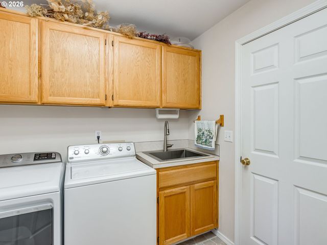 1675 Sw BONNIE JEAN Pl, Mc Minnville, OR 97128