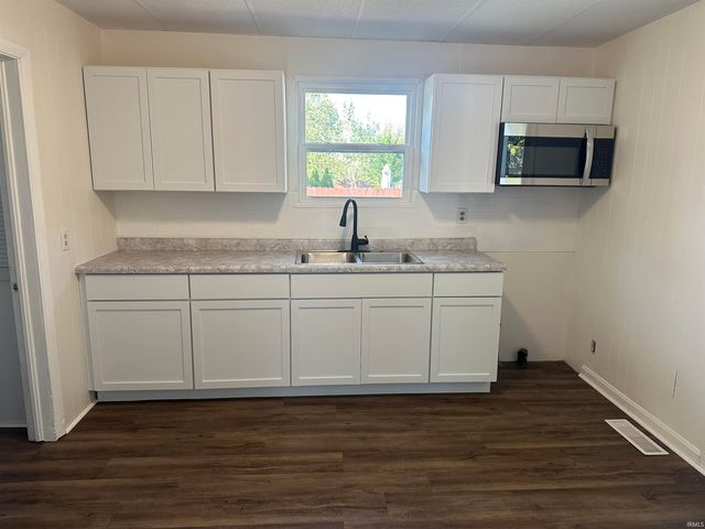 1110 Brookside Drive, Evansville, IN 47714