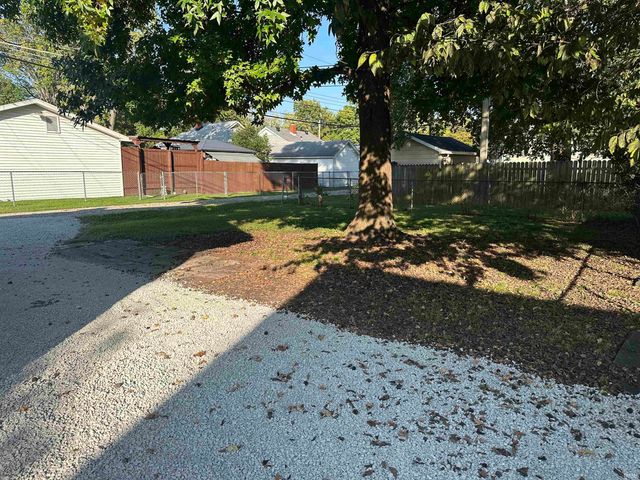 1110 Brookside Drive, Evansville, IN 47714