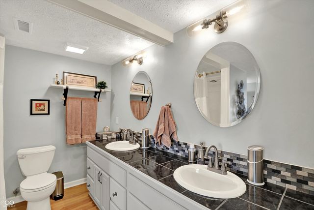 104 Knoll Court C, Noblesville, IN 46062