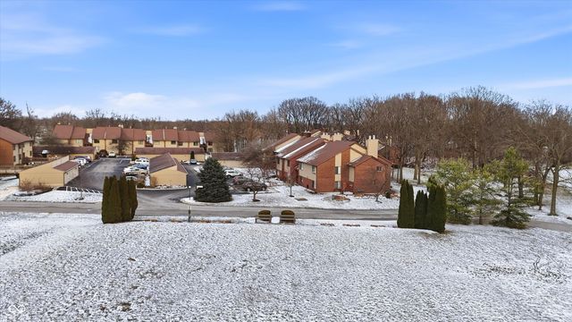 104 Knoll Court C, Noblesville, IN 46062