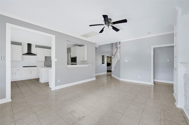 202 Cascade Pines Drive, Houston, TX 77049