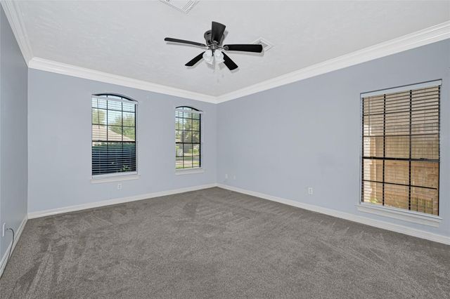 202 Cascade Pines Drive, Houston, TX 77049