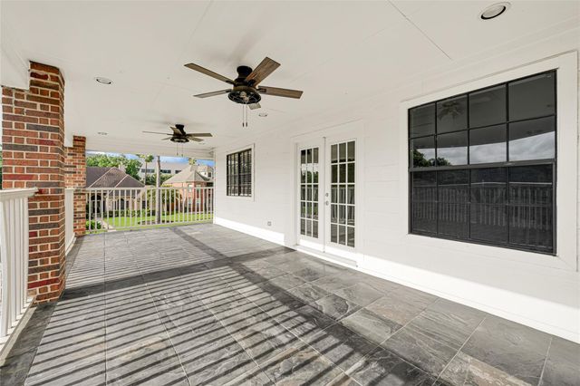 202 Cascade Pines Drive, Houston, TX 77049