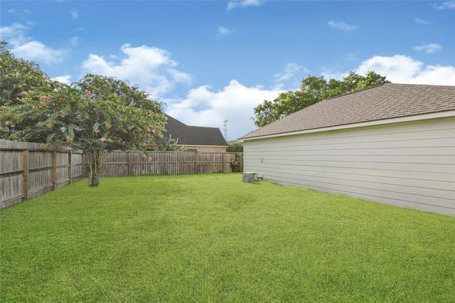 202 Cascade Pines Drive, Houston, TX 77049