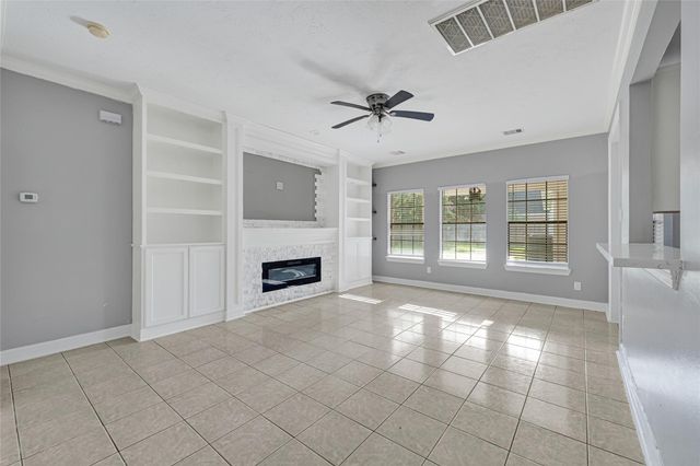 202 Cascade Pines Drive, Houston, TX 77049