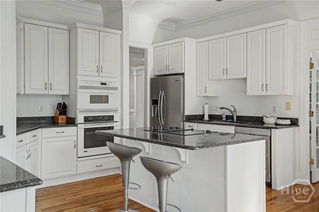 6 Oak Glade Court, Savannah, GA 31411