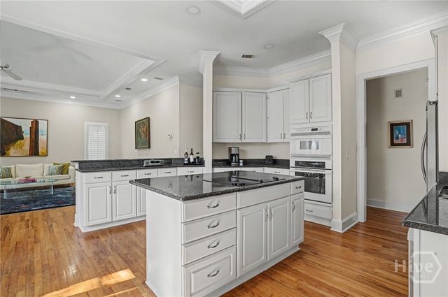 6 Oak Glade Court, Savannah, GA 31411