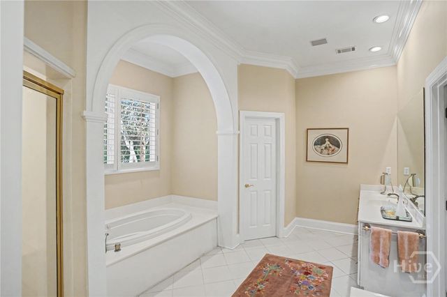 6 Oak Glade Court, Savannah, GA 31411