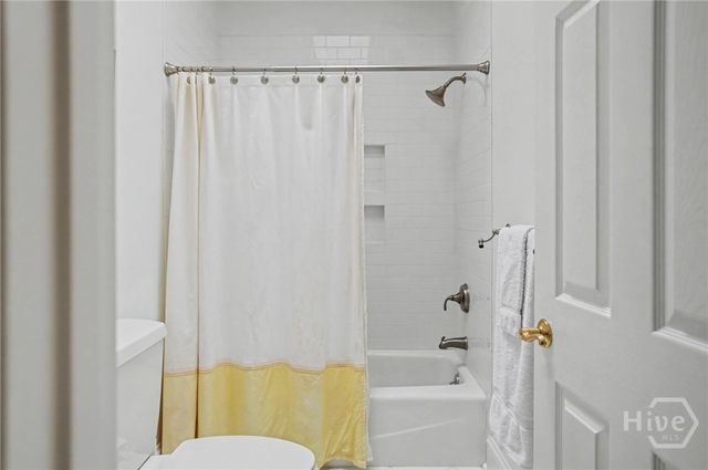 6 Oak Glade Court, Savannah, GA 31411