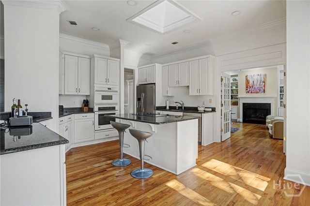 6 Oak Glade Court, Savannah, GA 31411