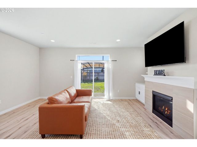 501 N RUSSET Pl, Ridgefield, WA 98642