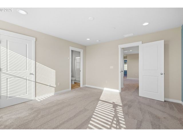 501 N RUSSET Pl, Ridgefield, WA 98642