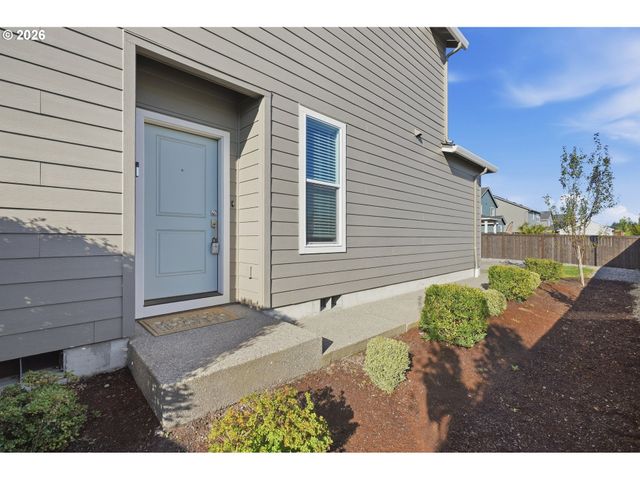 501 N RUSSET Pl, Ridgefield, WA 98642
