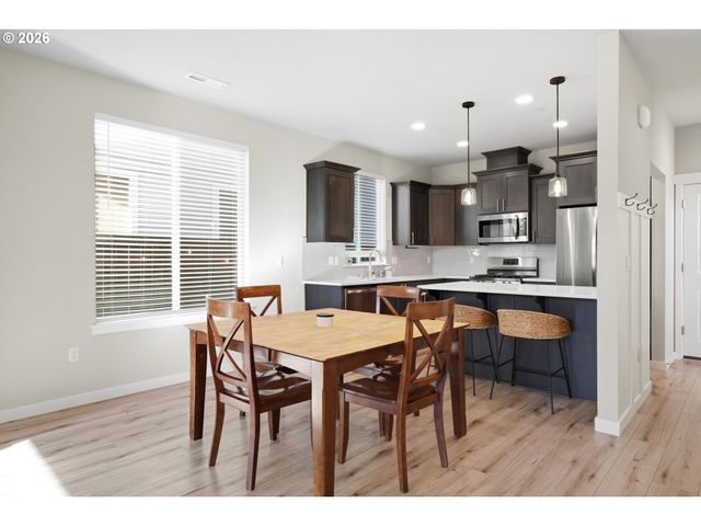 501 N RUSSET Pl, Ridgefield, WA 98642