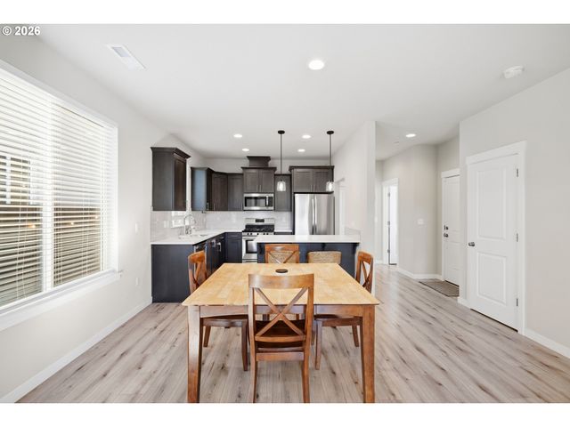 501 N RUSSET Pl, Ridgefield, WA 98642