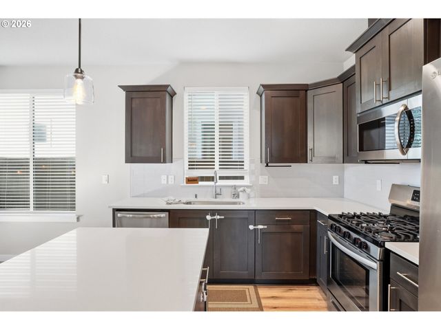 501 N RUSSET Pl, Ridgefield, WA 98642