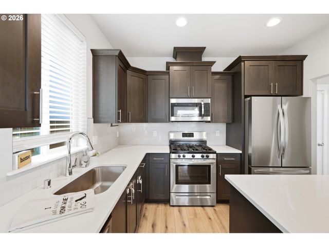 501 N RUSSET Pl, Ridgefield, WA 98642