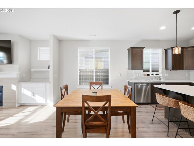 501 N RUSSET Pl, Ridgefield, WA 98642