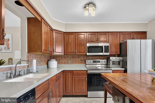 207 PINE BRIDGE LN, Lancaster, PA 17603