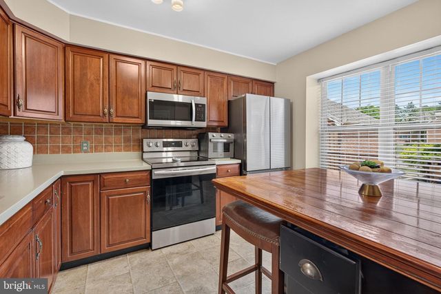 207 PINE BRIDGE LN, Lancaster, PA 17603