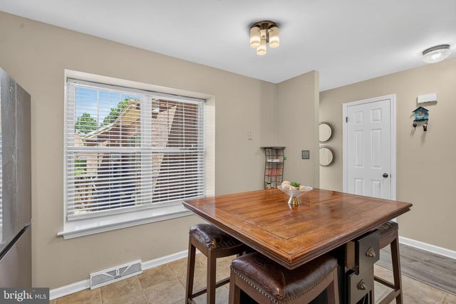 207 PINE BRIDGE LN, Lancaster, PA 17603