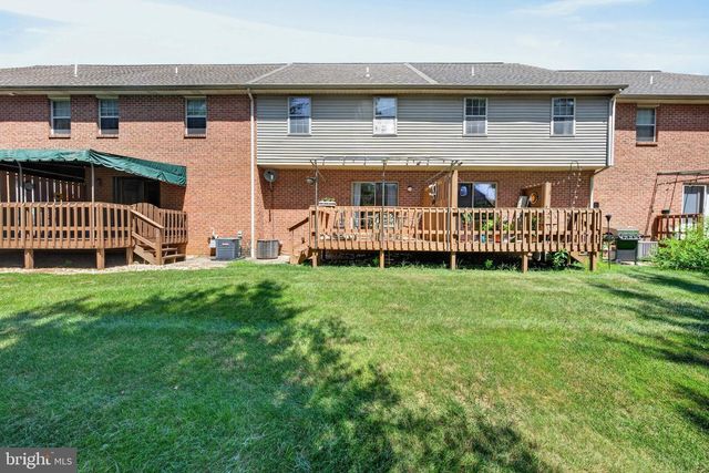 207 PINE BRIDGE LN, Lancaster, PA 17603