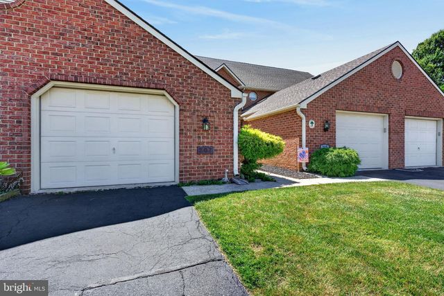 207 PINE BRIDGE LN, Lancaster, PA 17603