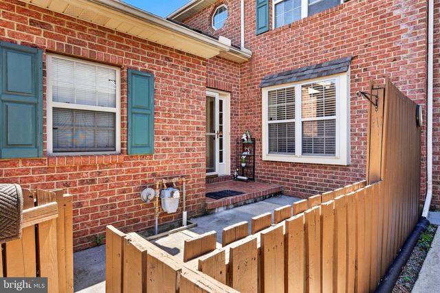 207 PINE BRIDGE LN, Lancaster, PA 17603