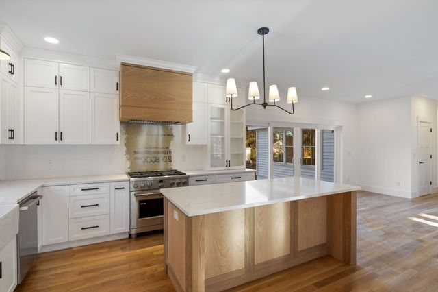 16 Briar Road, Hampton, NH 03842