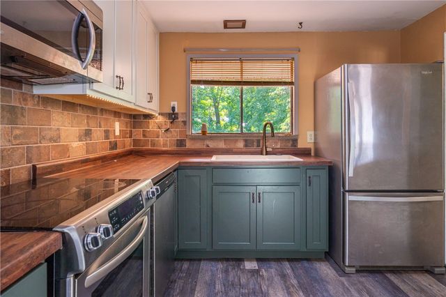 712 Peach Orchard Drive, Dayton, OH 45449