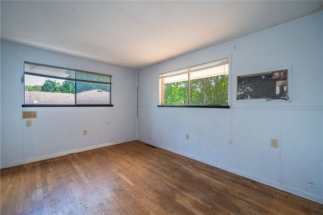 712 Peach Orchard Drive, Dayton, OH 45449
